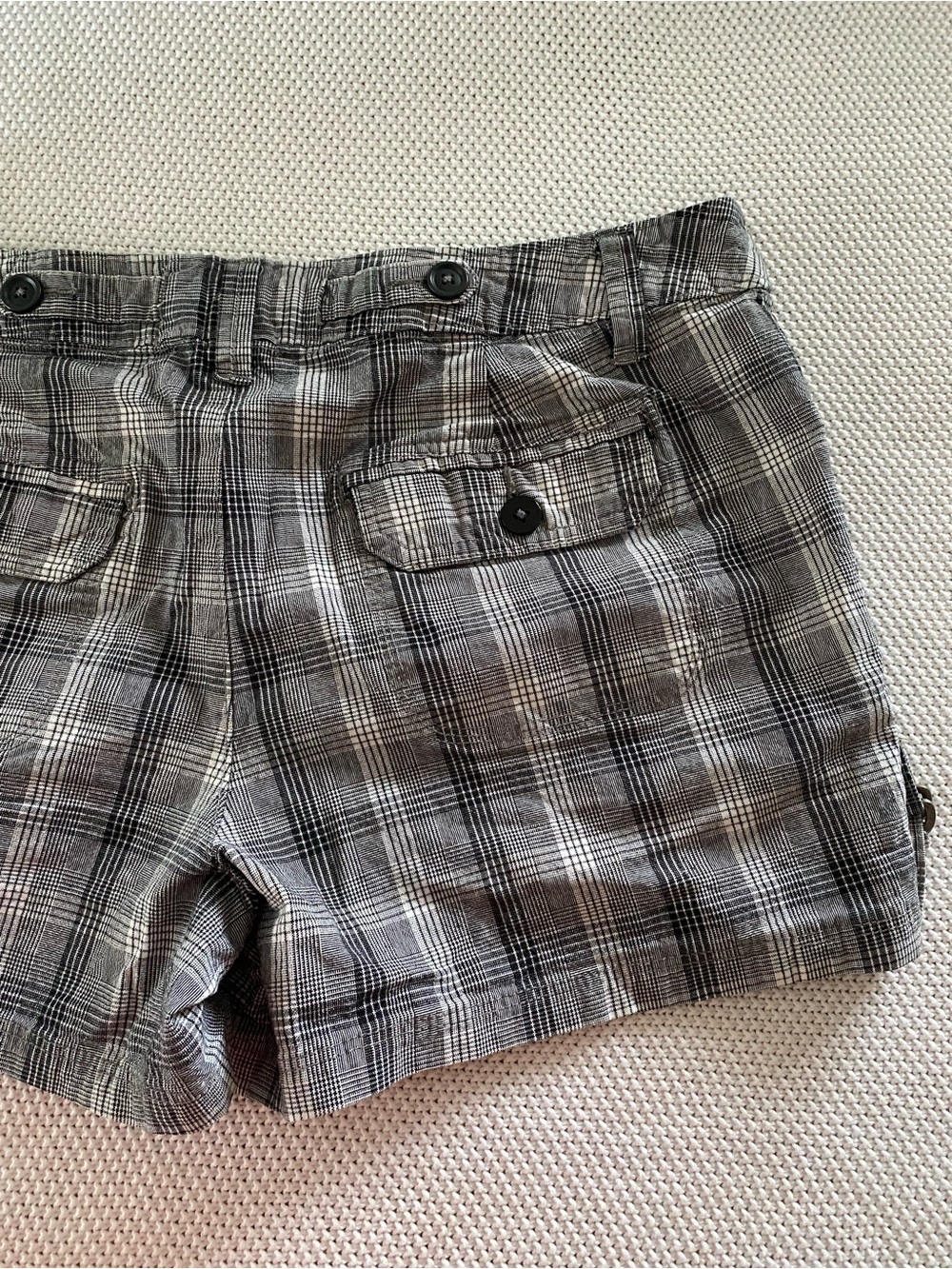 a.n.a Gray Plaid Utility Shorts Size 12 Cotton Stretch Buckle Tabs - Picture 10 of 13
